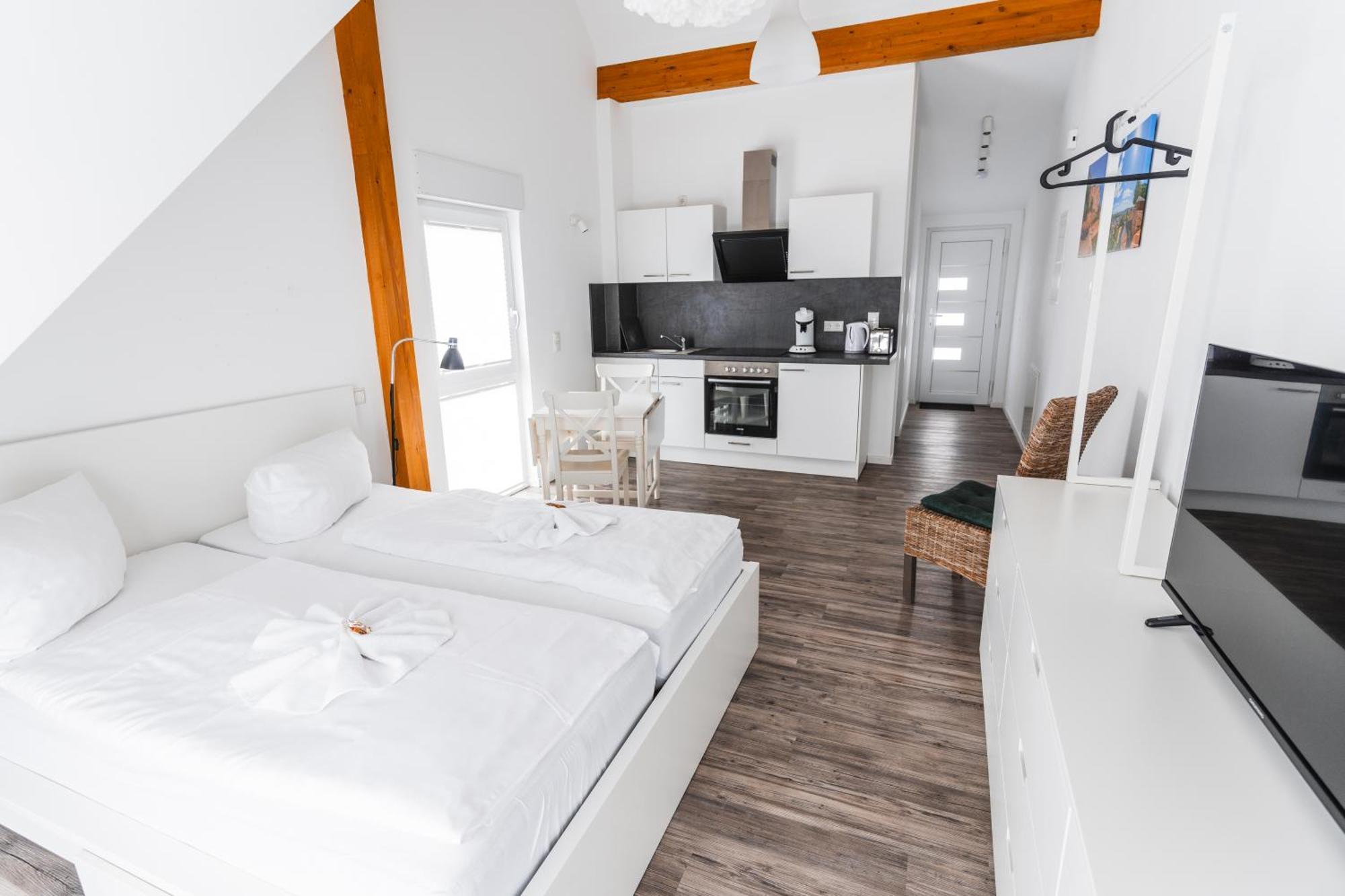 Hotel Apartments Restaurant Cala Luna Marburg Dış mekan fotoğraf
