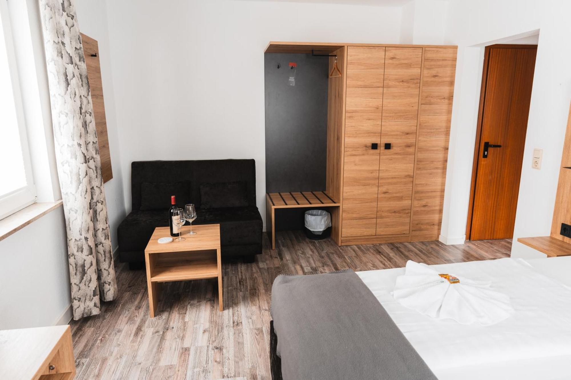 Hotel Apartments Restaurant Cala Luna Marburg Dış mekan fotoğraf